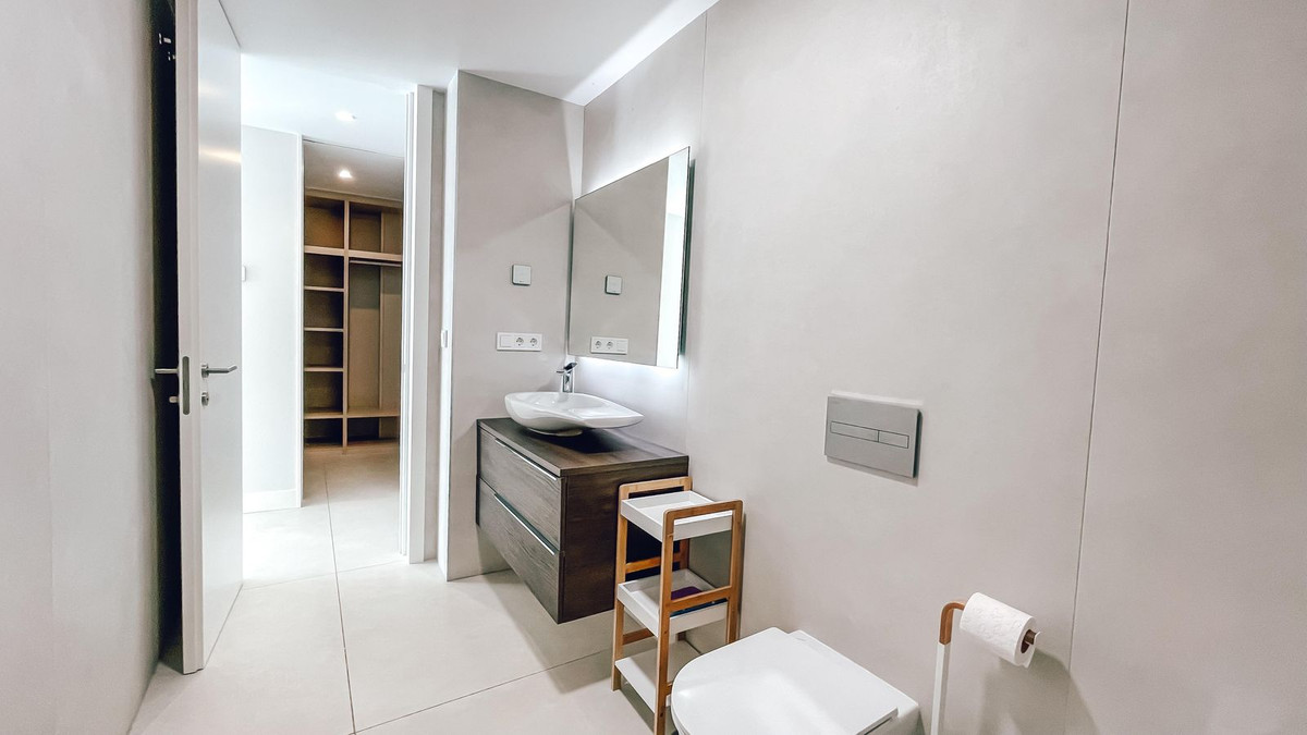 3 Bed Apartment for sale in Estepona Costa Del Sol, Málaga, Spain
