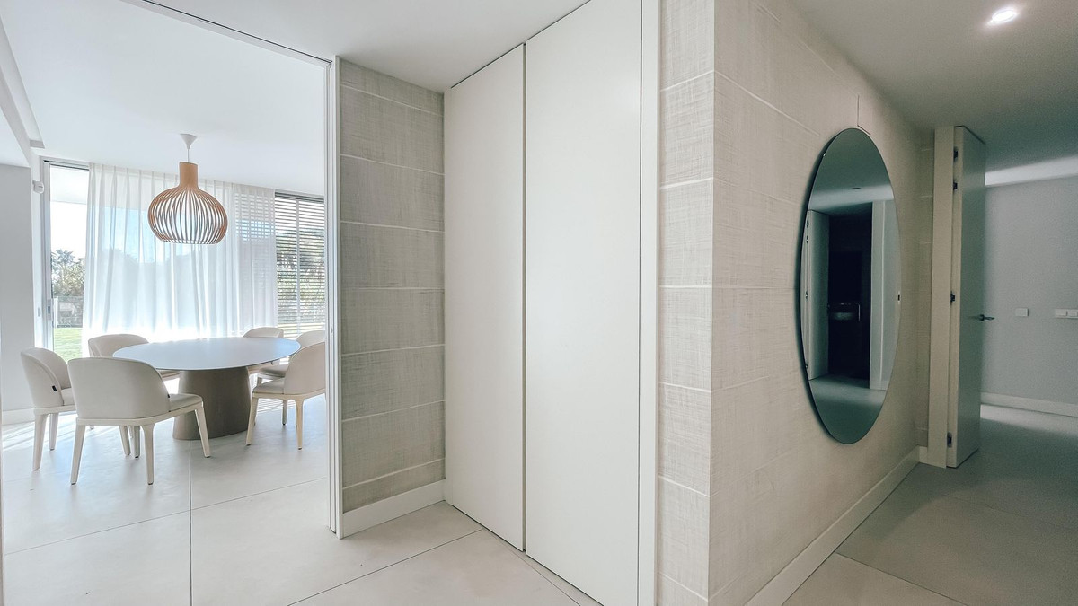 3 Bed Apartment for sale in Estepona Costa Del Sol, Málaga, Spain