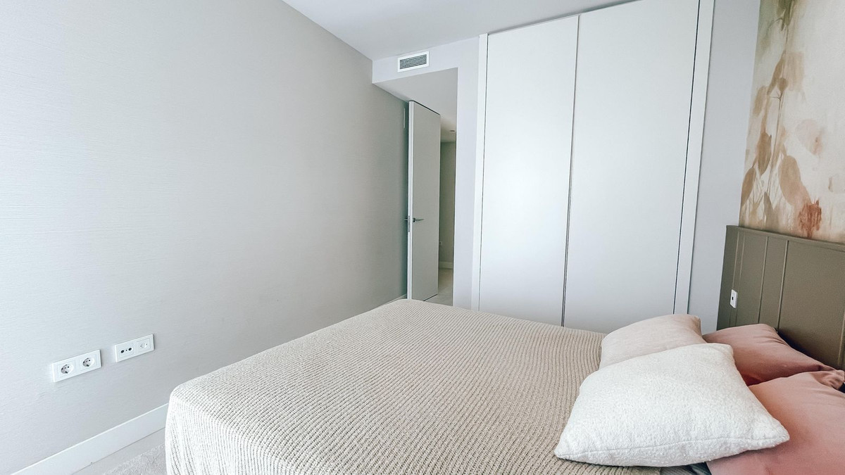 3 Bed Apartment for sale in Estepona Costa Del Sol, Málaga, Spain
