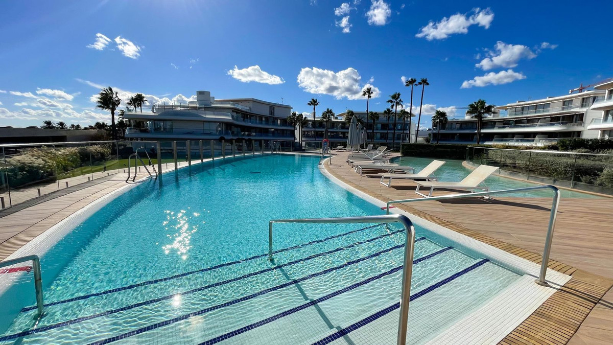 3 Bed Apartment for sale in Estepona Costa Del Sol, Málaga, Spain