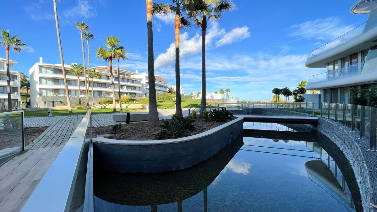 3 Bed Apartment for sale in Estepona Costa Del Sol, Málaga, Spain