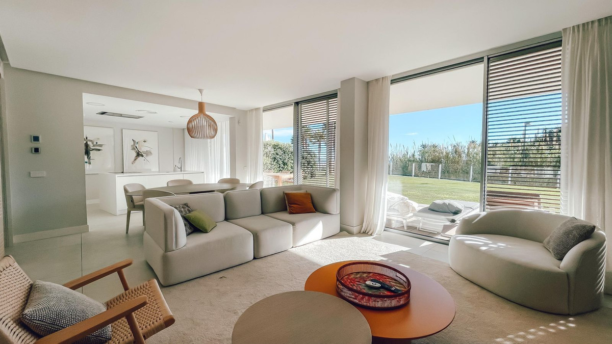 3 Bed Apartment for sale in Estepona Costa Del Sol, Málaga, Spain