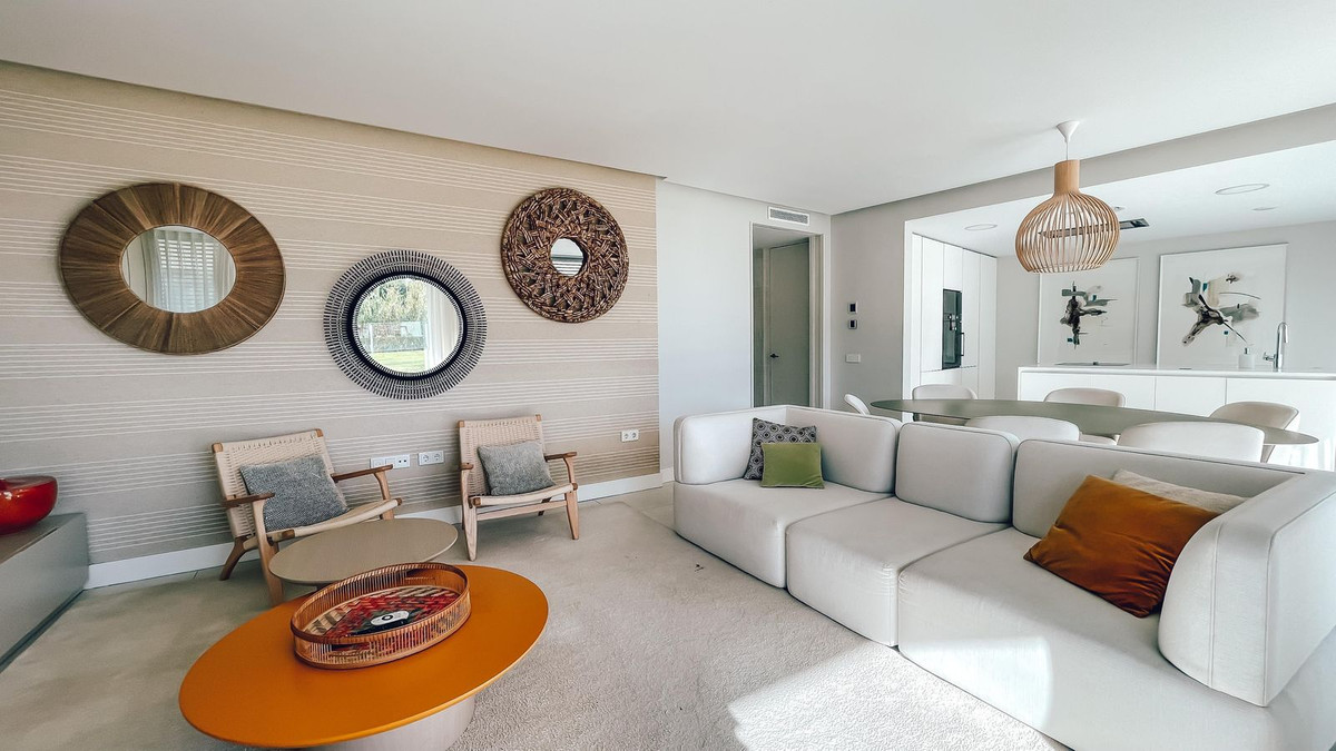 3 Bed Apartment for sale in Estepona Costa Del Sol, Málaga, Spain