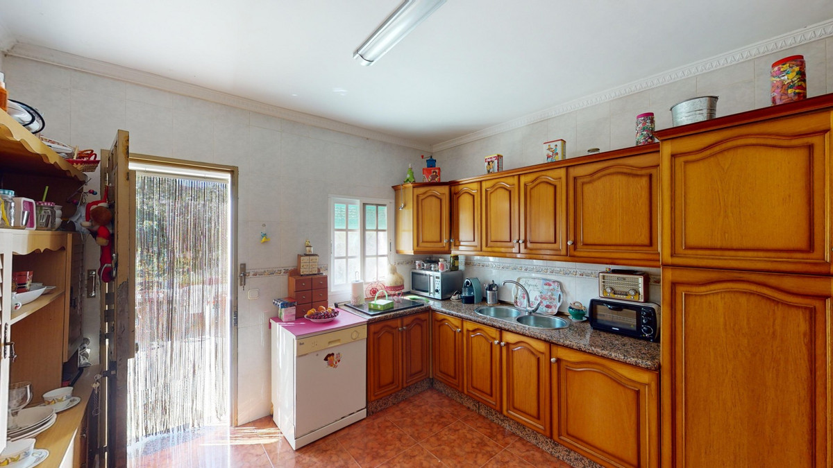 3 Bed Townhouse for sale in Vélezmálaga Costa Del Sol East, Málaga, Spain