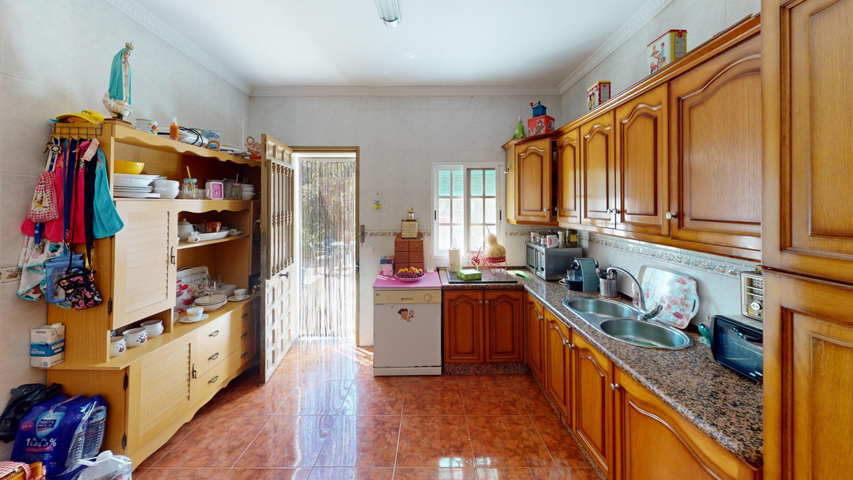 3 Bed Townhouse for sale in Vélezmálaga Costa Del Sol East, Málaga, Spain