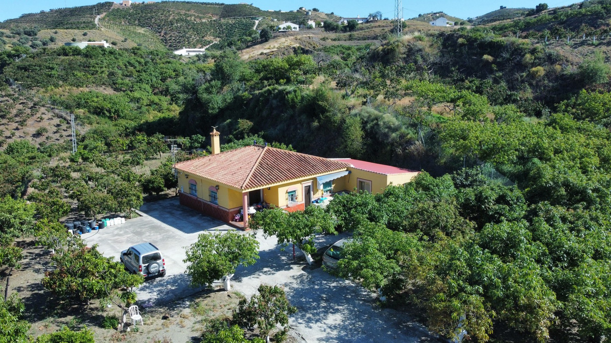 3 Bed Townhouse for sale in Vélezmálaga Costa Del Sol East, Málaga, Spain