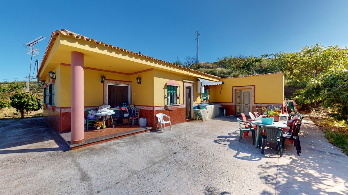3 Bed Townhouse for sale in Vélezmálaga Costa Del Sol East, Málaga, Spain