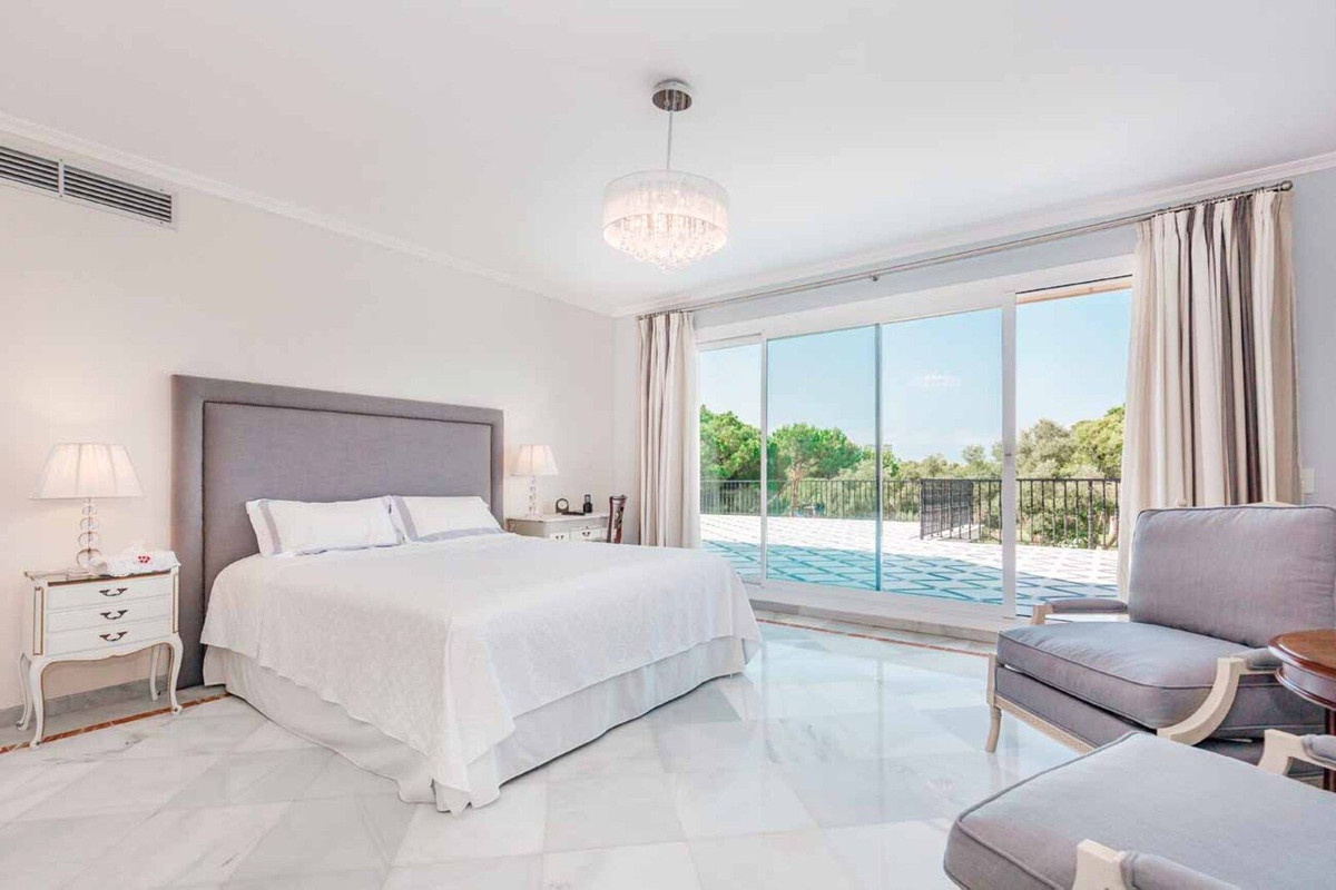 6 Bed Townhouse for sale in Río Real Costa Del Sol, Málaga, Spain