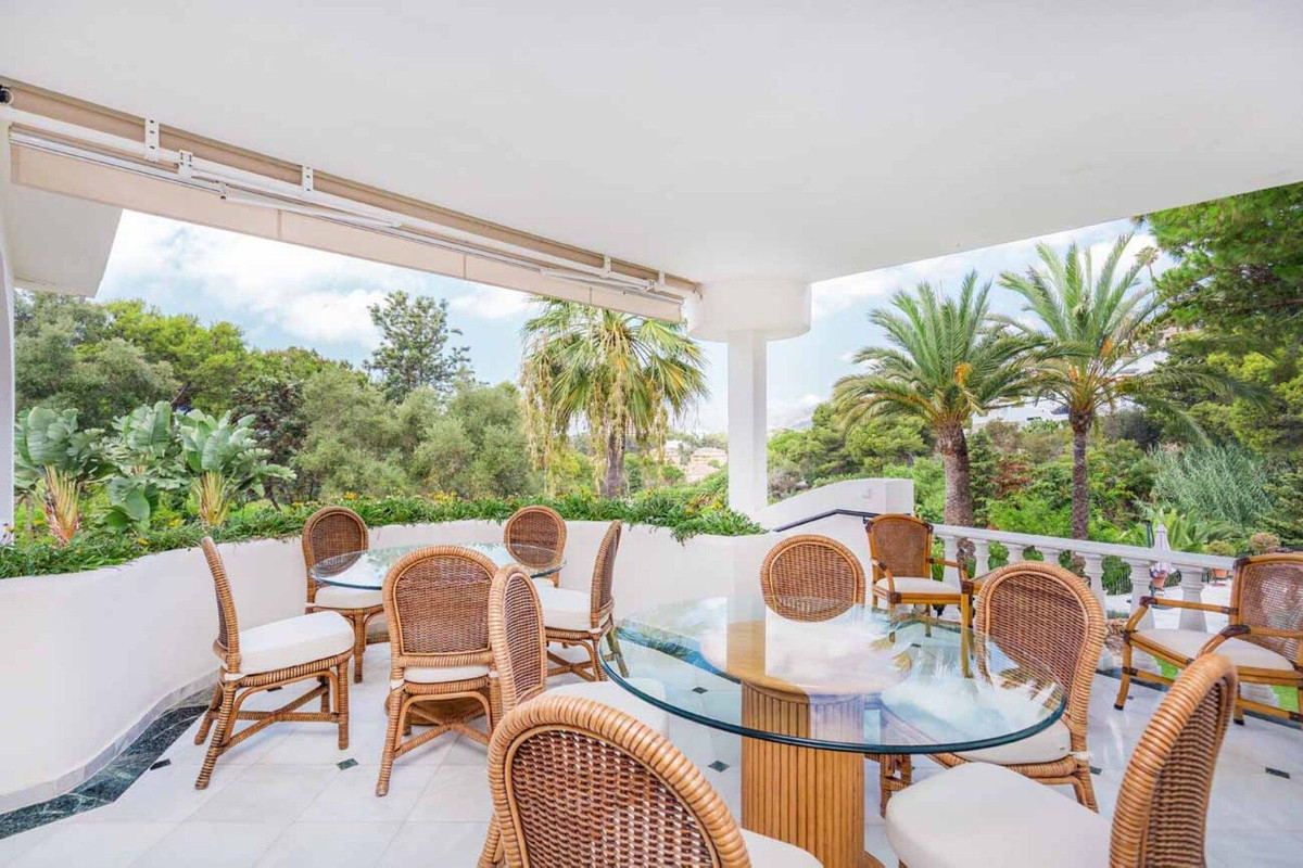 6 Bed Townhouse for sale in Río Real Costa Del Sol, Málaga, Spain