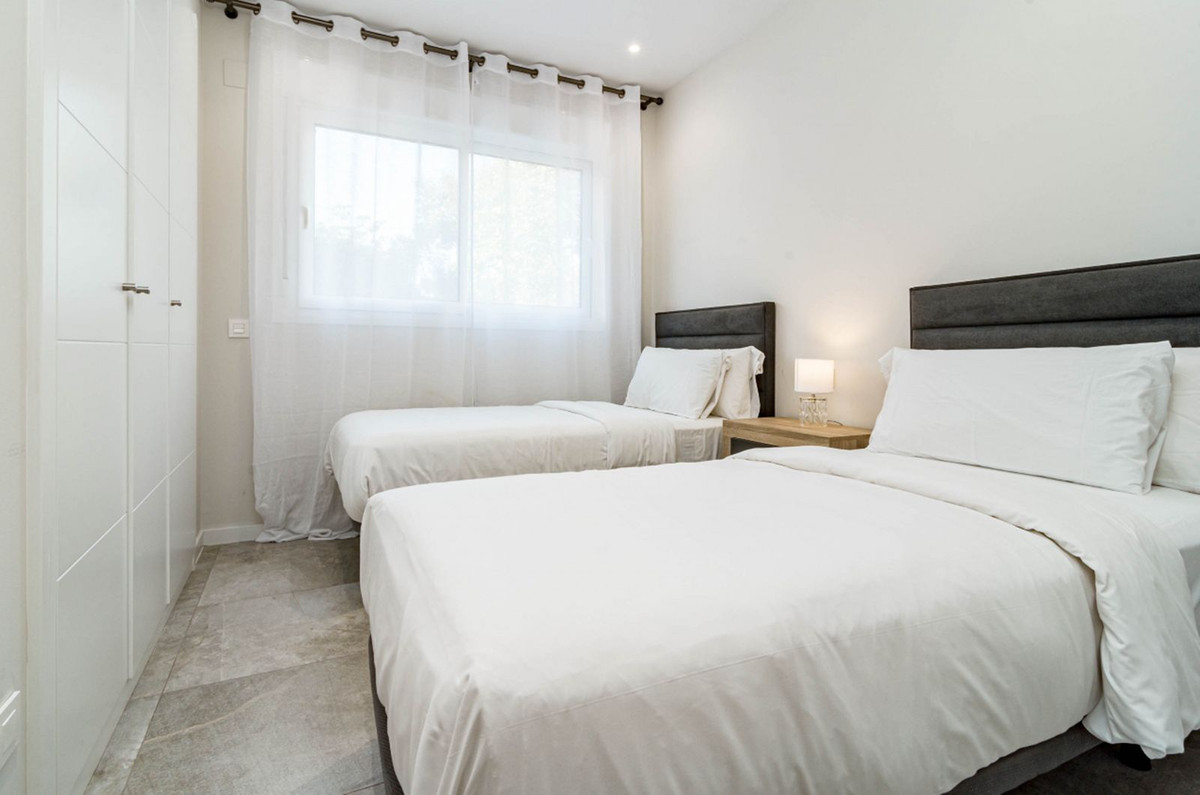 3 Bed Apartment for sale in Marbella Costa Del Sol, Málaga, Spain