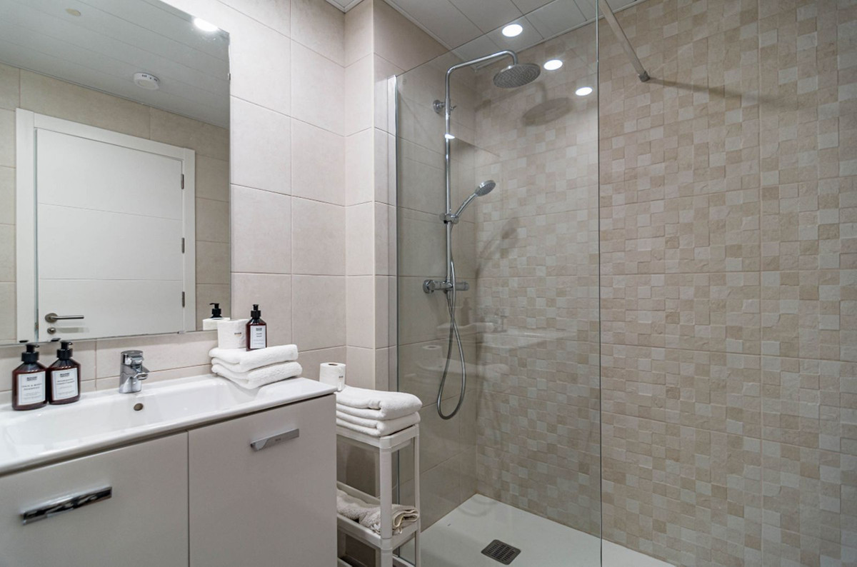 3 Bed Apartment for sale in Marbella Costa Del Sol, Málaga, Spain