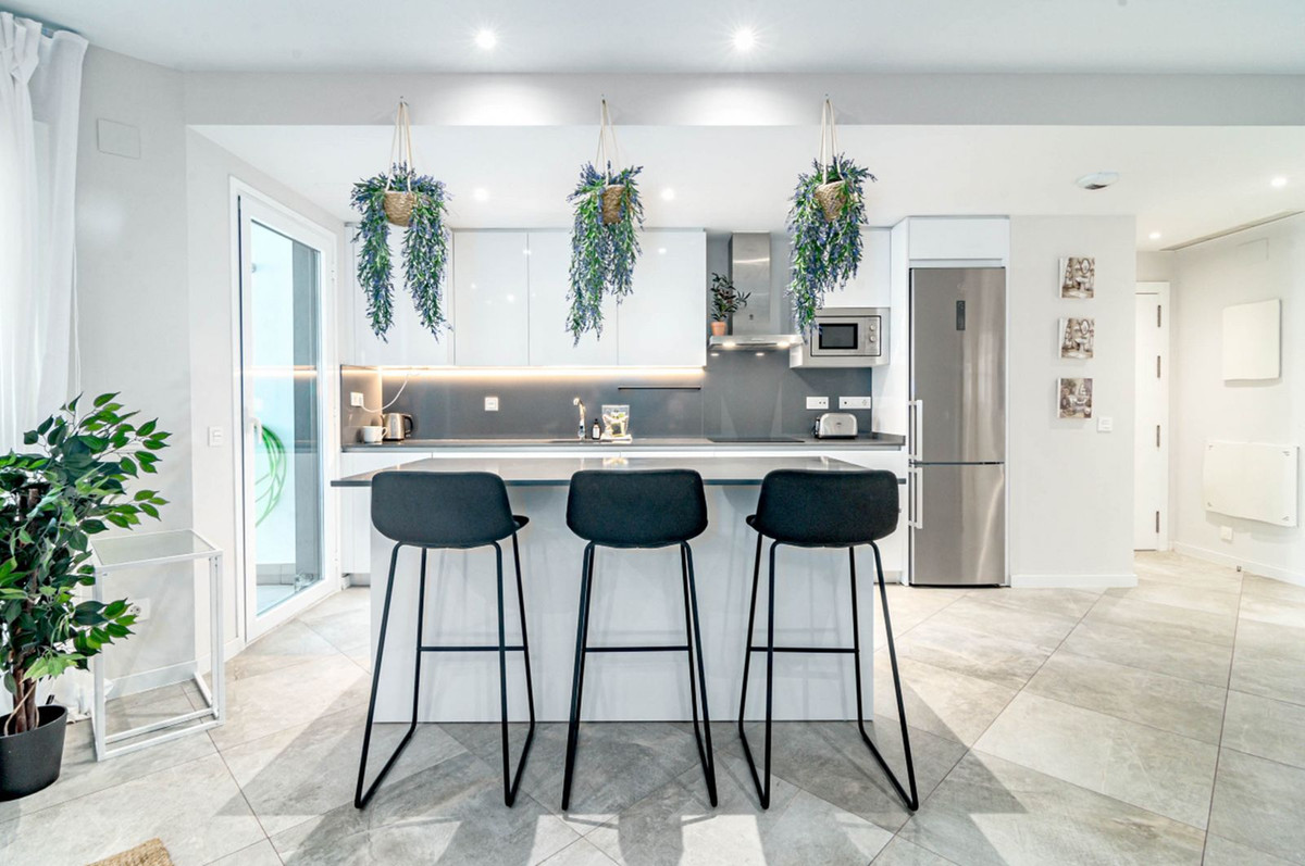 3 Bed Apartment for sale in Marbella Costa Del Sol, Málaga, Spain