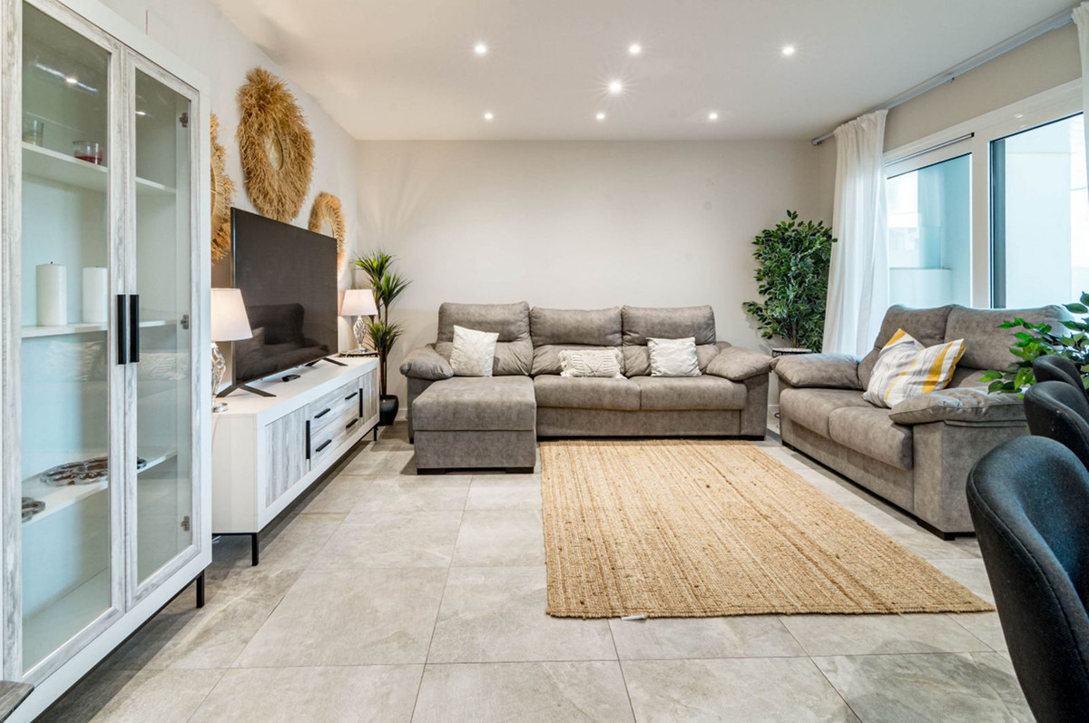 3 Bed Apartment for sale in Marbella Costa Del Sol, Málaga, Spain