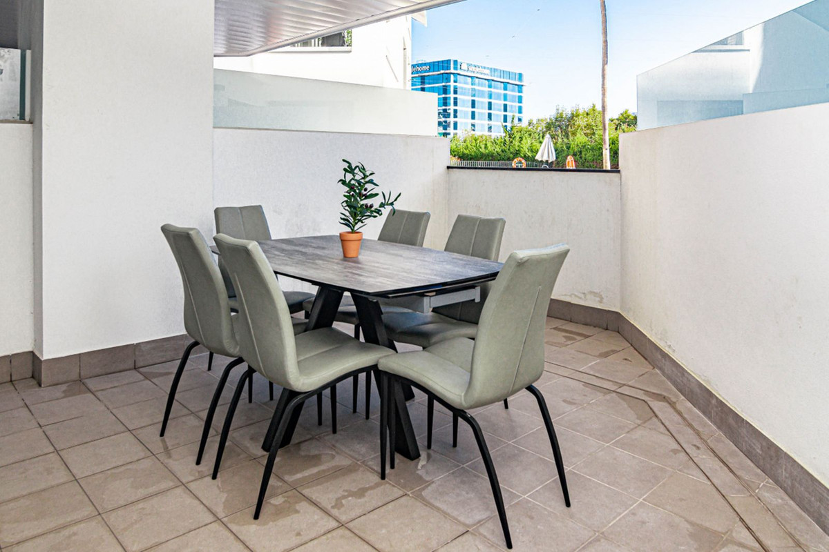 3 Bed Apartment for sale in Marbella Costa Del Sol, Málaga, Spain