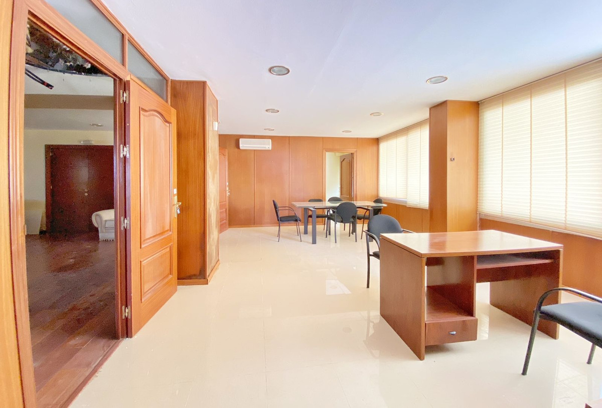 Se vende Oficina de 9 dormitorios en Costa Del Sol, Málaga, España