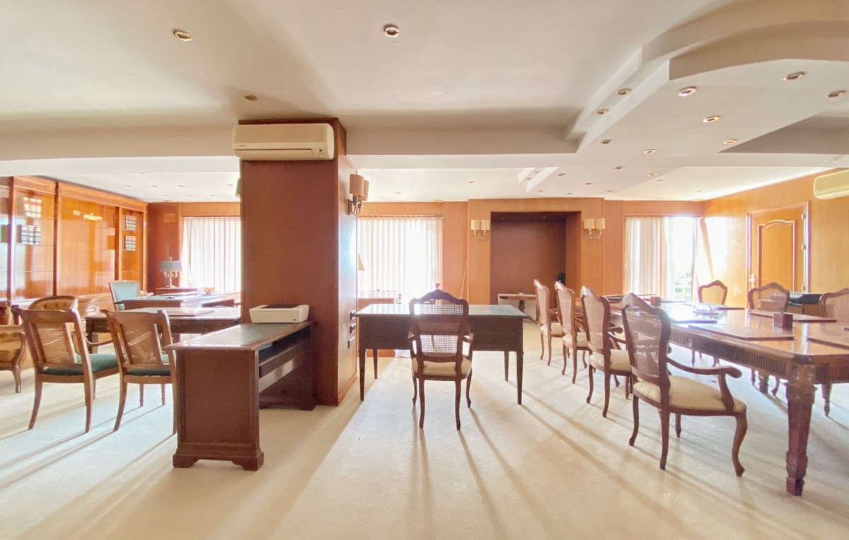 Se vende Oficina de 9 dormitorios en Costa Del Sol, Málaga, España