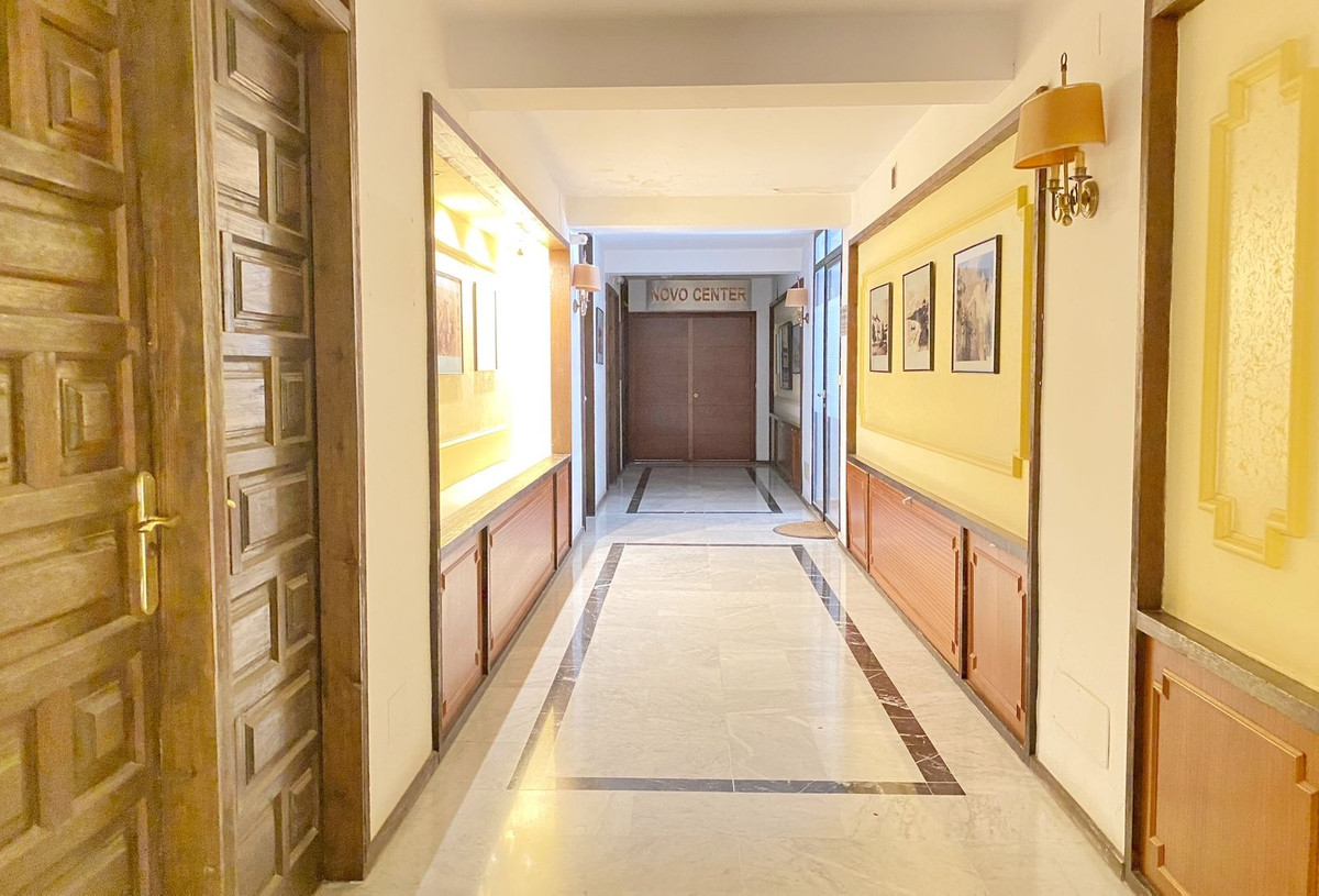 Se vende Oficina de 9 dormitorios en Costa Del Sol, Málaga, España