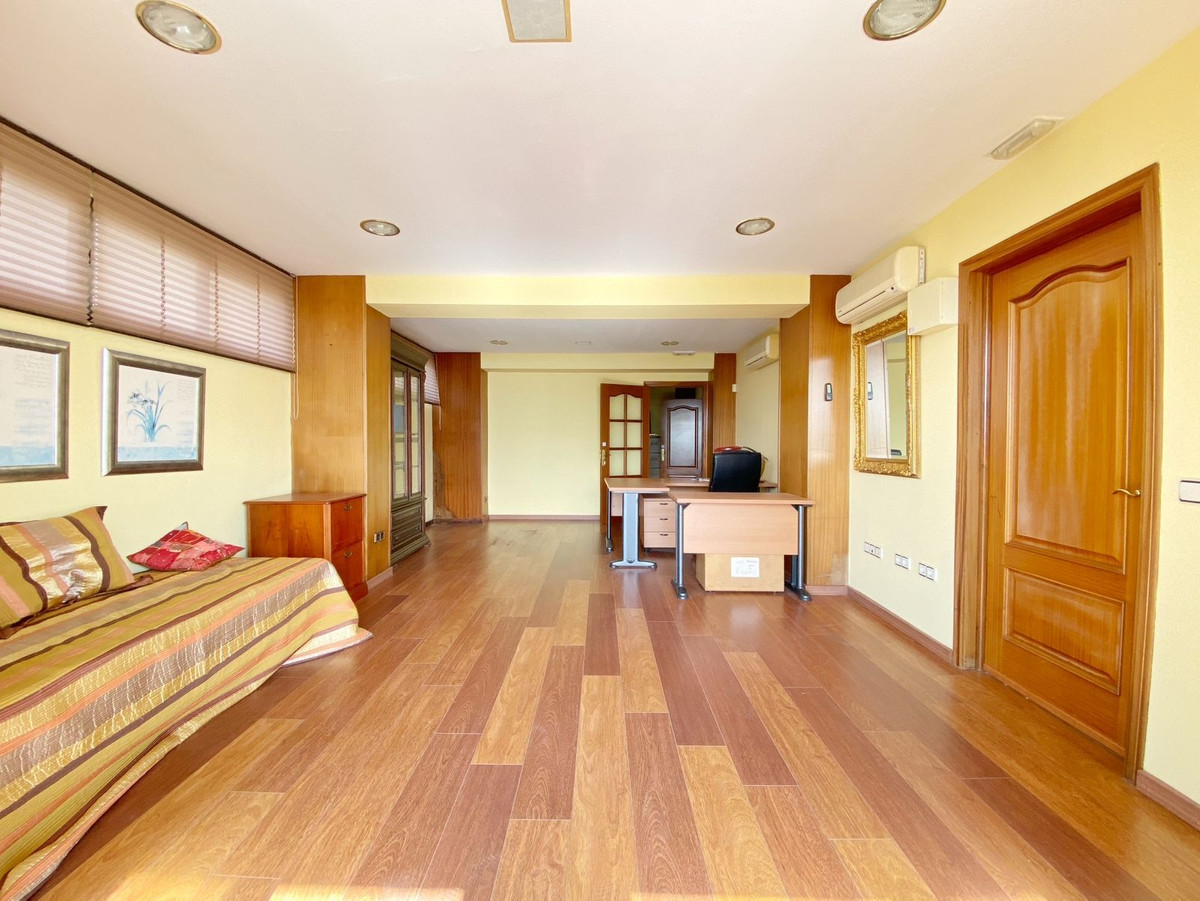 Se vende Oficina de 9 dormitorios en Costa Del Sol, Málaga, España