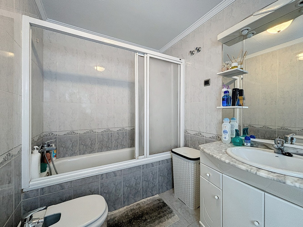 Se vende Pareada de 3 dormitorios en Costa Del Sol East, Málaga, España