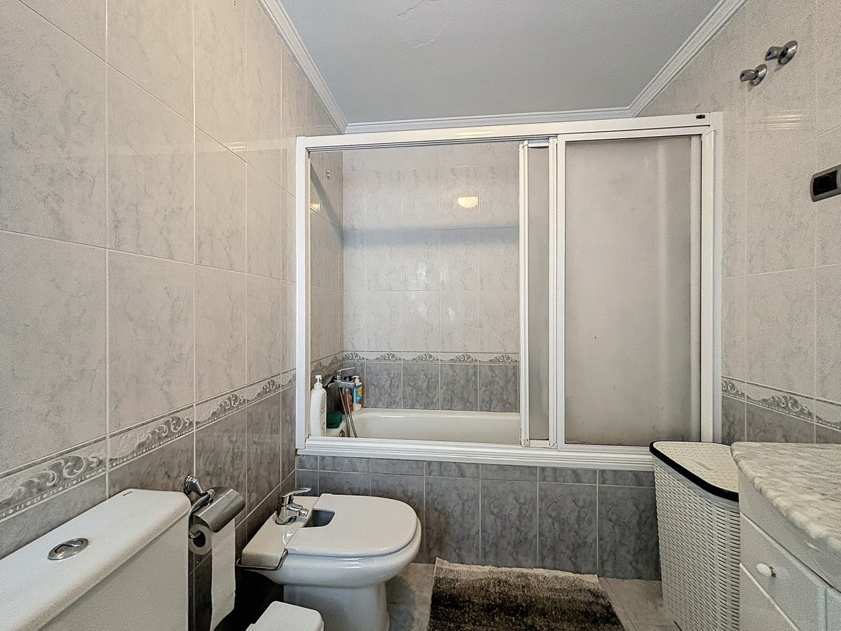 Se vende Pareada de 3 dormitorios en Costa Del Sol East, Málaga, España