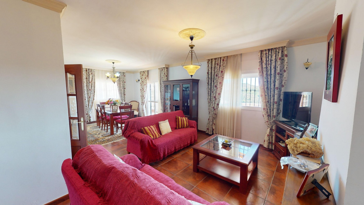 Se vende Villa - Chalet de 5 dormitorios en Costa Del Sol East, Málaga, España