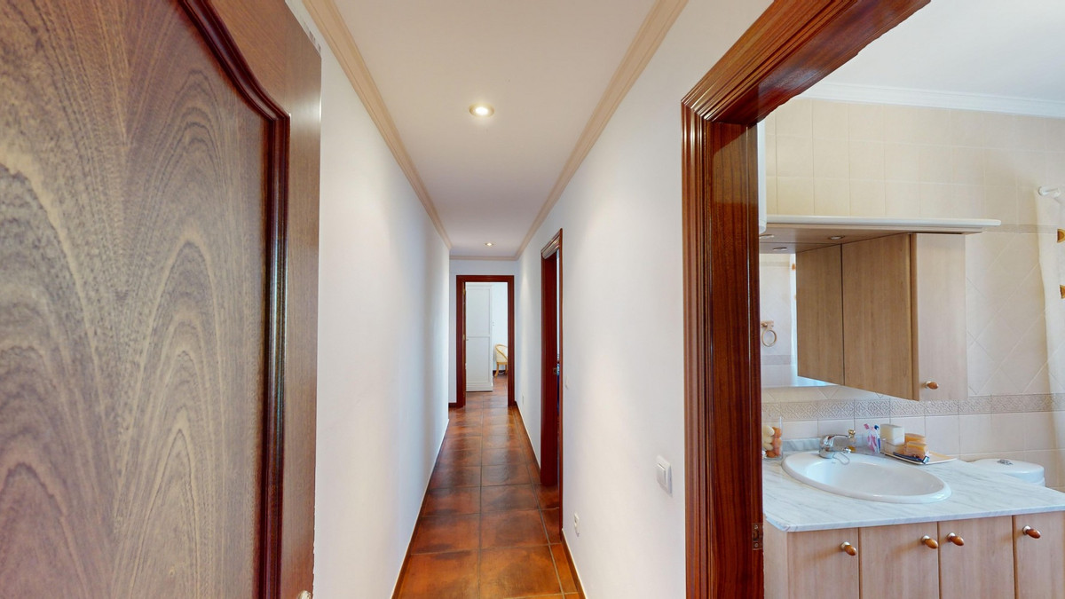 Se vende Villa - Chalet de 5 dormitorios en Costa Del Sol East, Málaga, España