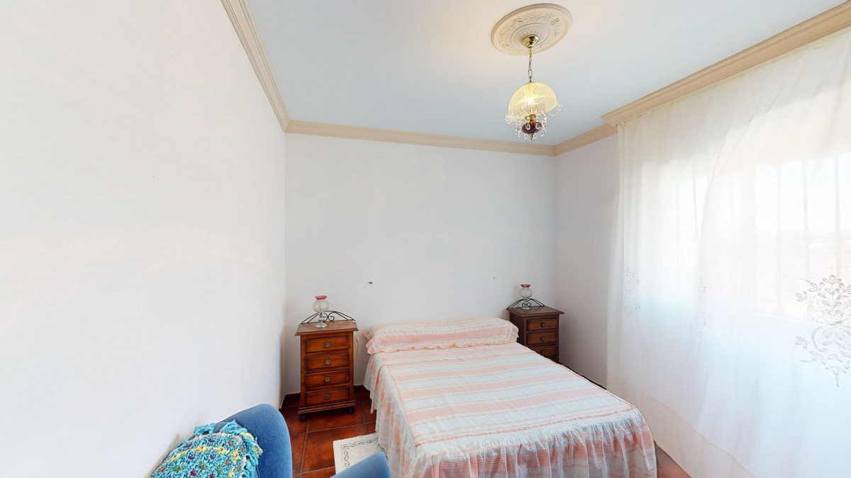 Se vende Villa - Chalet de 5 dormitorios en Costa Del Sol East, Málaga, España