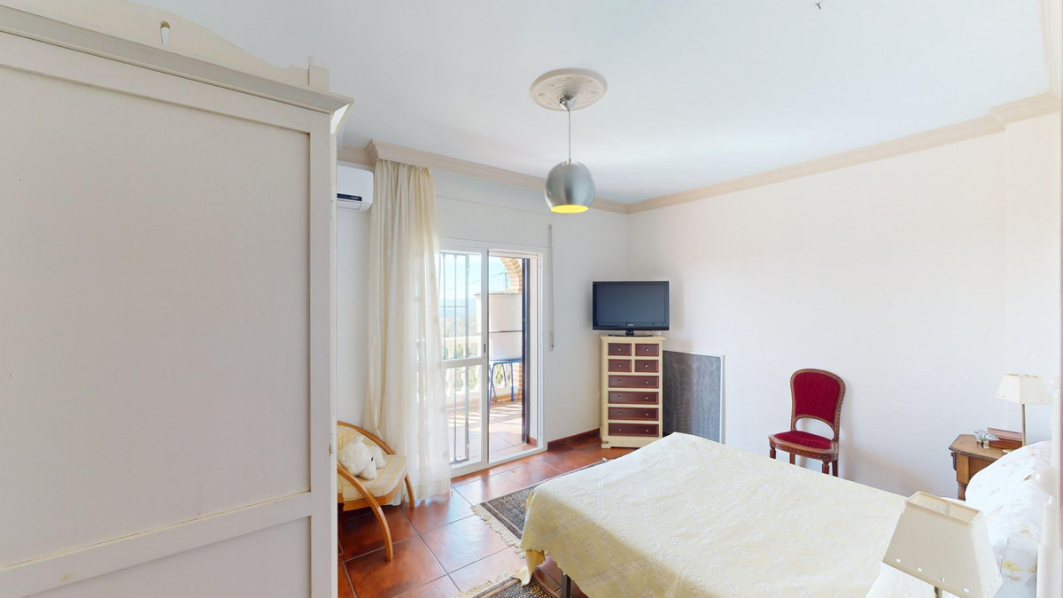 Se vende Villa - Chalet de 5 dormitorios en Costa Del Sol East, Málaga, España