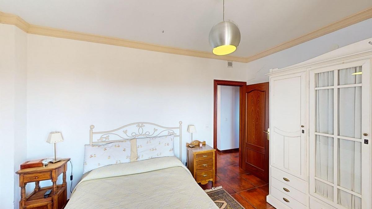 Se vende Villa - Chalet de 5 dormitorios en Costa Del Sol East, Málaga, España