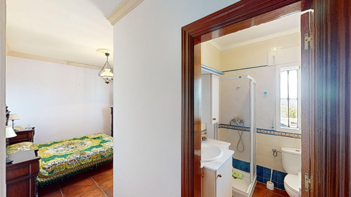 Se vende Villa - Chalet de 5 dormitorios en Costa Del Sol East, Málaga, España