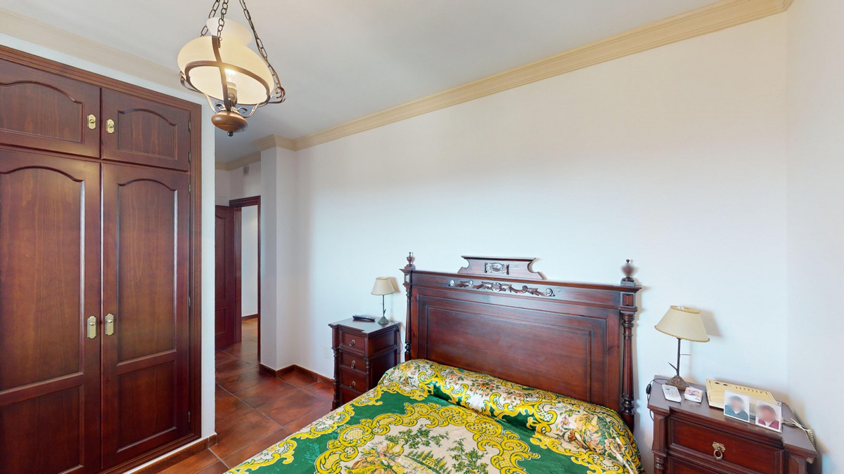 Se vende Villa - Chalet de 5 dormitorios en Costa Del Sol East, Málaga, España
