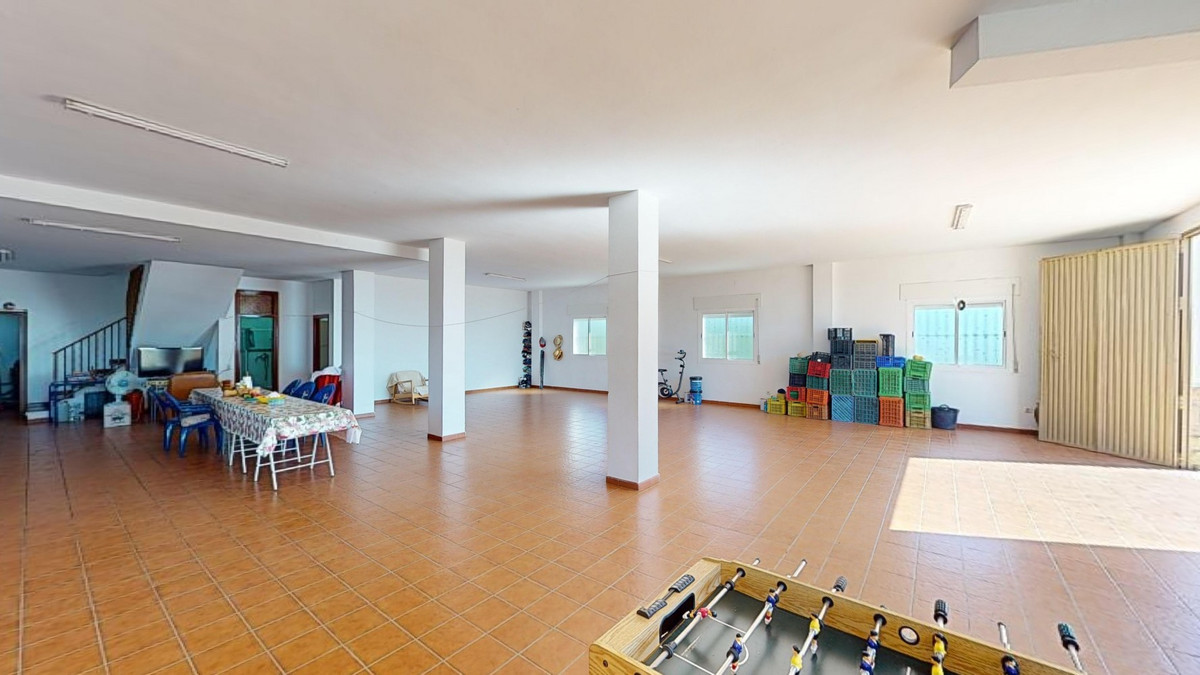 Se vende Villa - Chalet de 5 dormitorios en Costa Del Sol East, Málaga, España