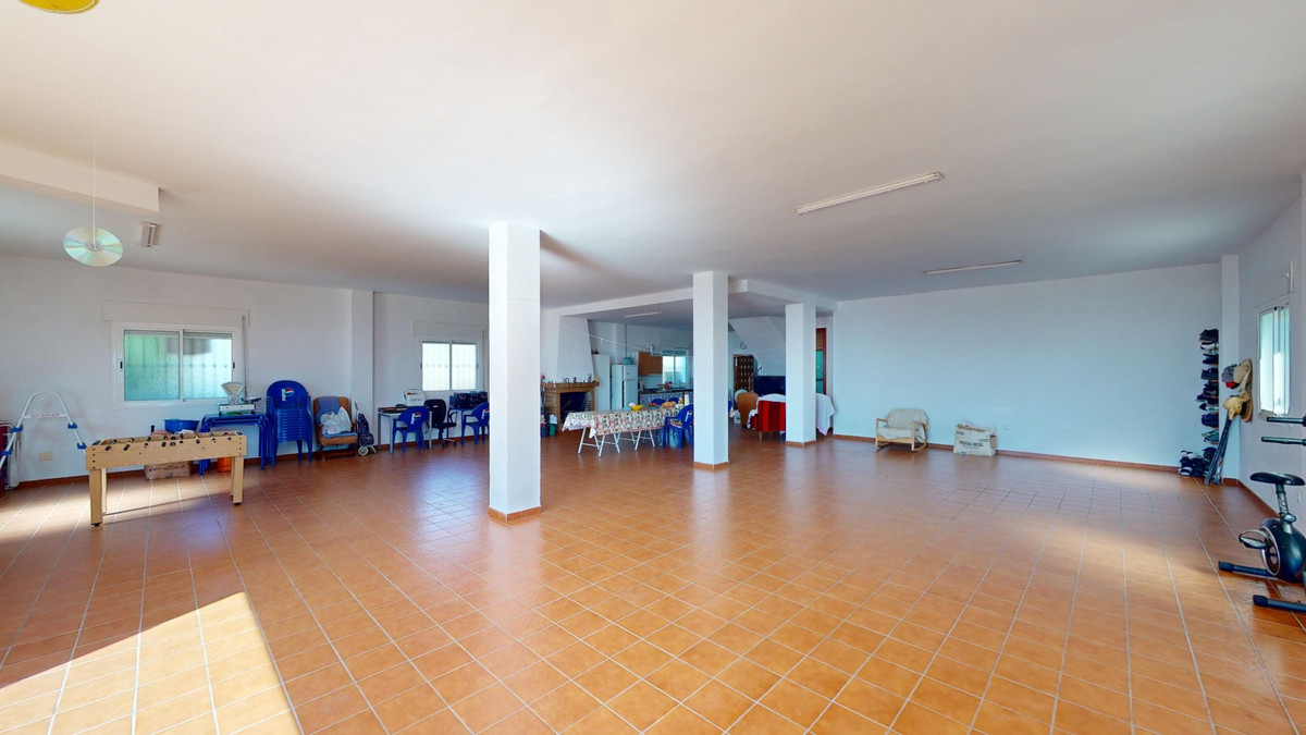 Se vende Villa - Chalet de 5 dormitorios en Costa Del Sol East, Málaga, España
