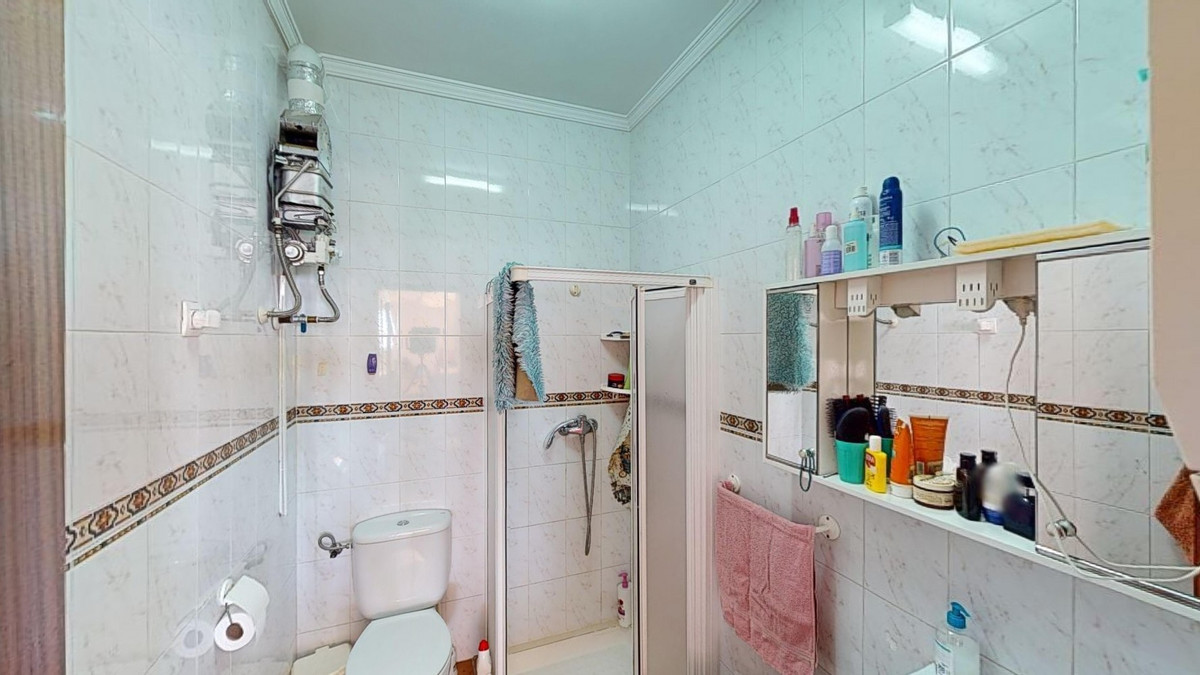 Se vende Villa - Chalet de 5 dormitorios en Costa Del Sol East, Málaga, España