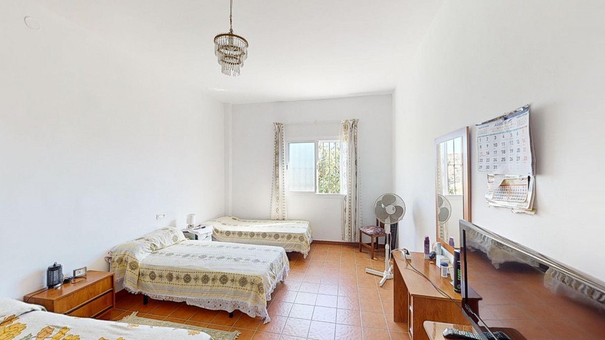 Se vende Villa - Chalet de 5 dormitorios en Costa Del Sol East, Málaga, España