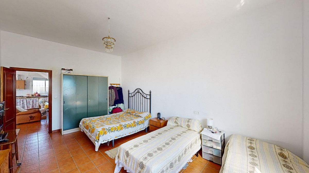 Se vende Villa - Chalet de 5 dormitorios en Costa Del Sol East, Málaga, España