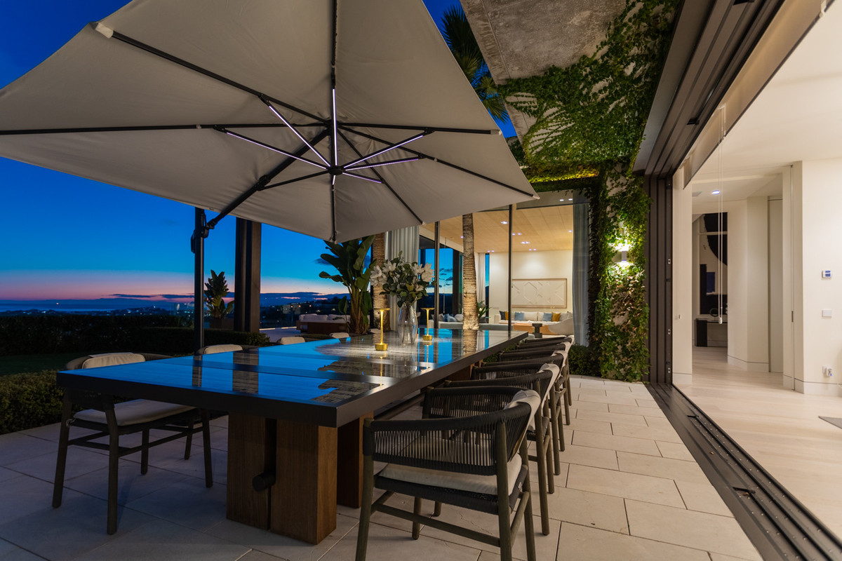 7 Bed Townhouse for sale in La Quinta Costa Del Sol, Málaga, Spain