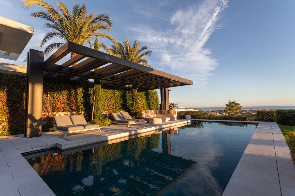 7 Bed Townhouse for sale in La Quinta Costa Del Sol, Málaga, Spain