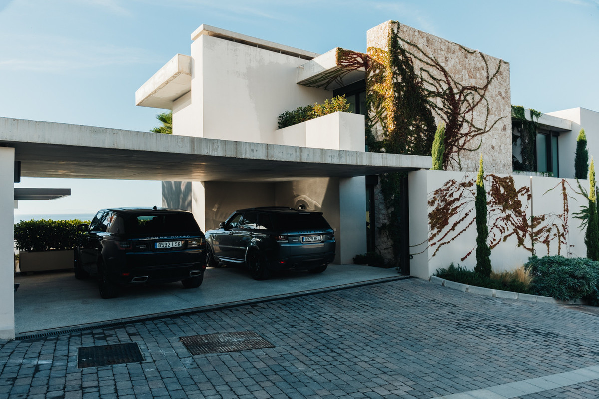 7 Bed Townhouse for sale in La Quinta Costa Del Sol, Málaga, Spain