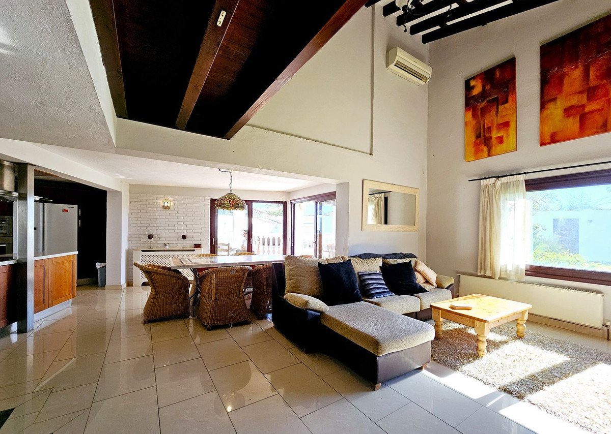 6 Bed Townhouse for sale in Estepona Costa Del Sol, Málaga, Spain