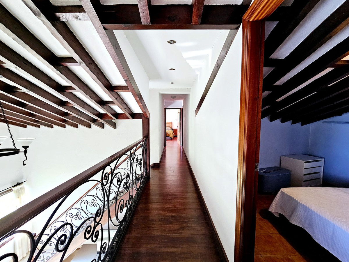 6 Bed Townhouse for sale in Estepona Costa Del Sol, Málaga, Spain