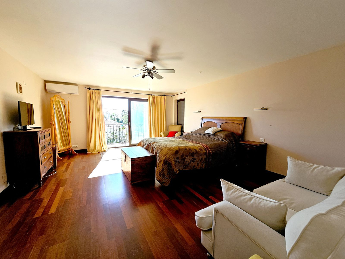 6 Bed Townhouse for sale in Estepona Costa Del Sol, Málaga, Spain