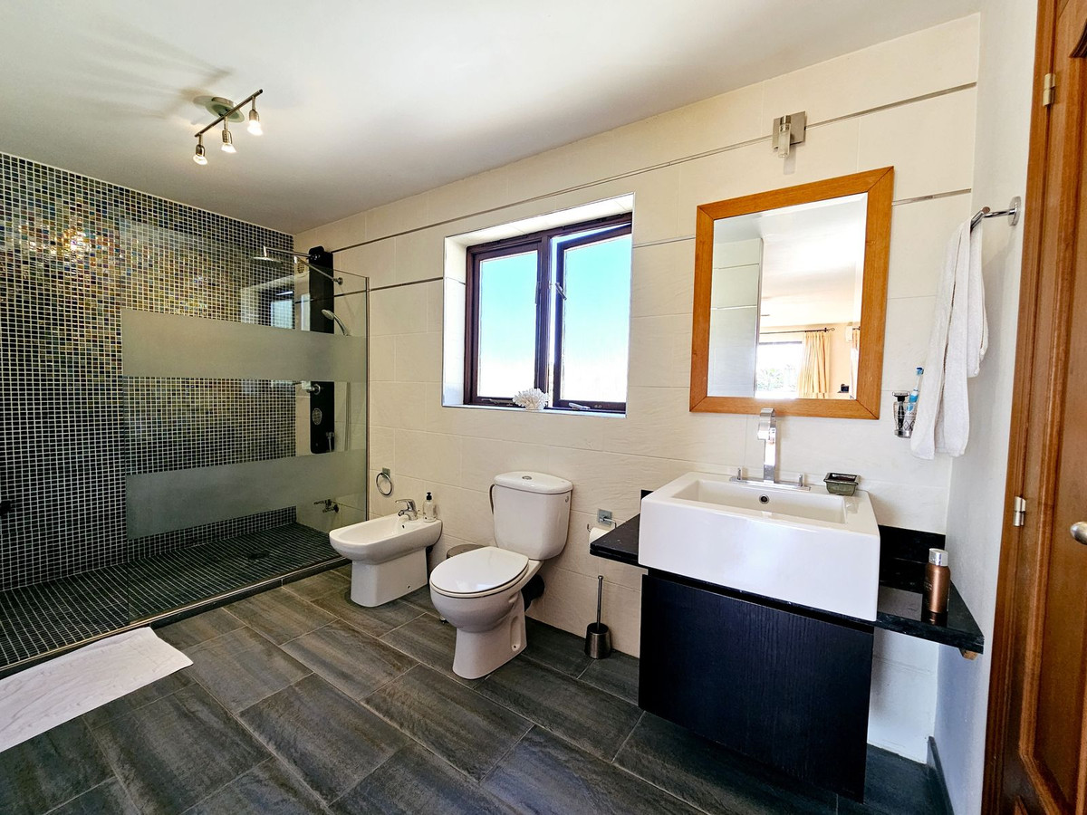 6 Bed Townhouse for sale in Estepona Costa Del Sol, Málaga, Spain