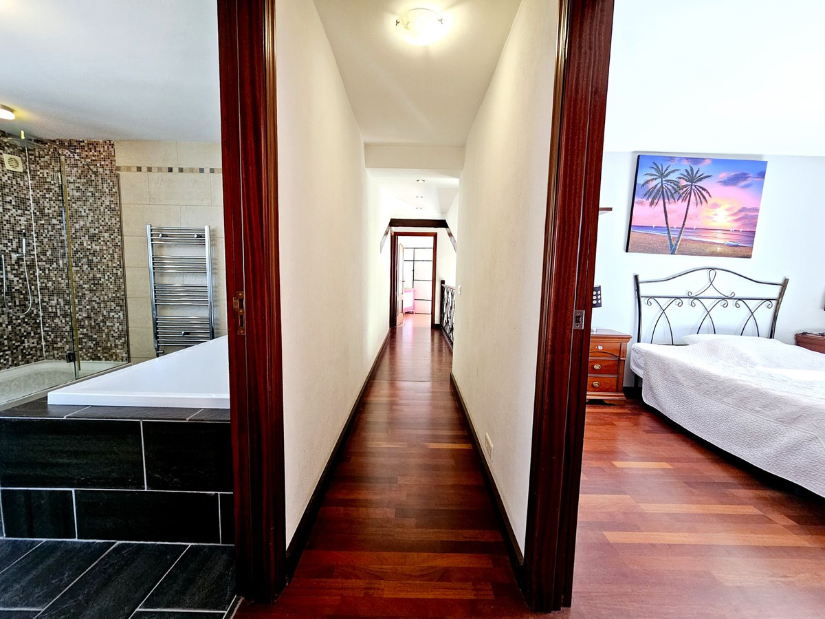 6 Bed Townhouse for sale in Estepona Costa Del Sol, Málaga, Spain