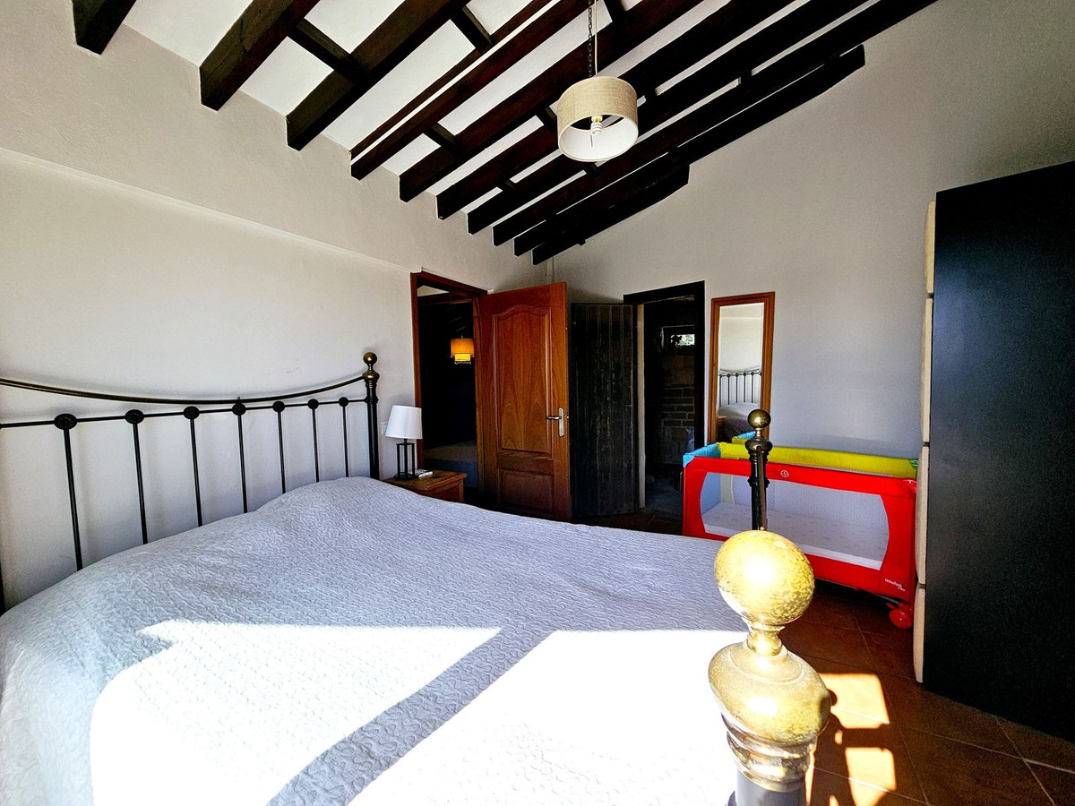 6 Bed Townhouse for sale in Estepona Costa Del Sol, Málaga, Spain
