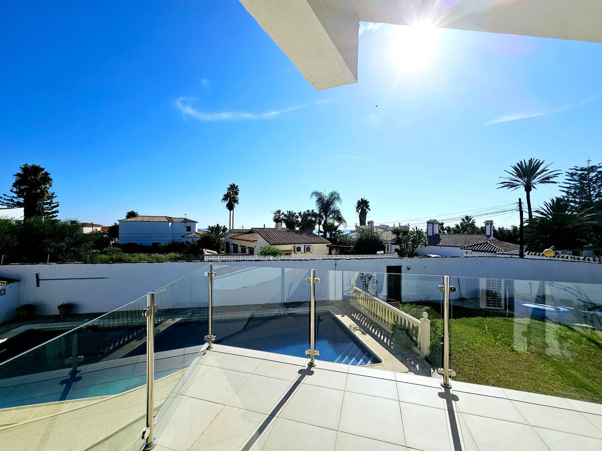 6 Bed Townhouse for sale in Estepona Costa Del Sol, Málaga, Spain