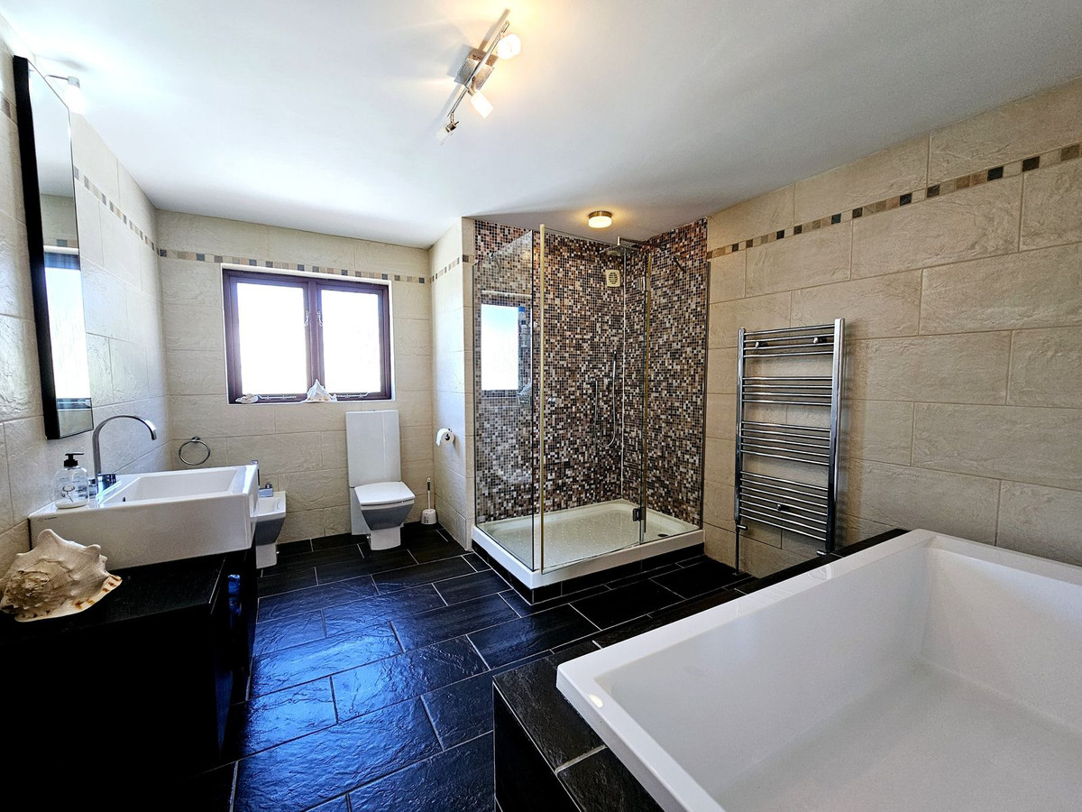 6 Bed Townhouse for sale in Estepona Costa Del Sol, Málaga, Spain