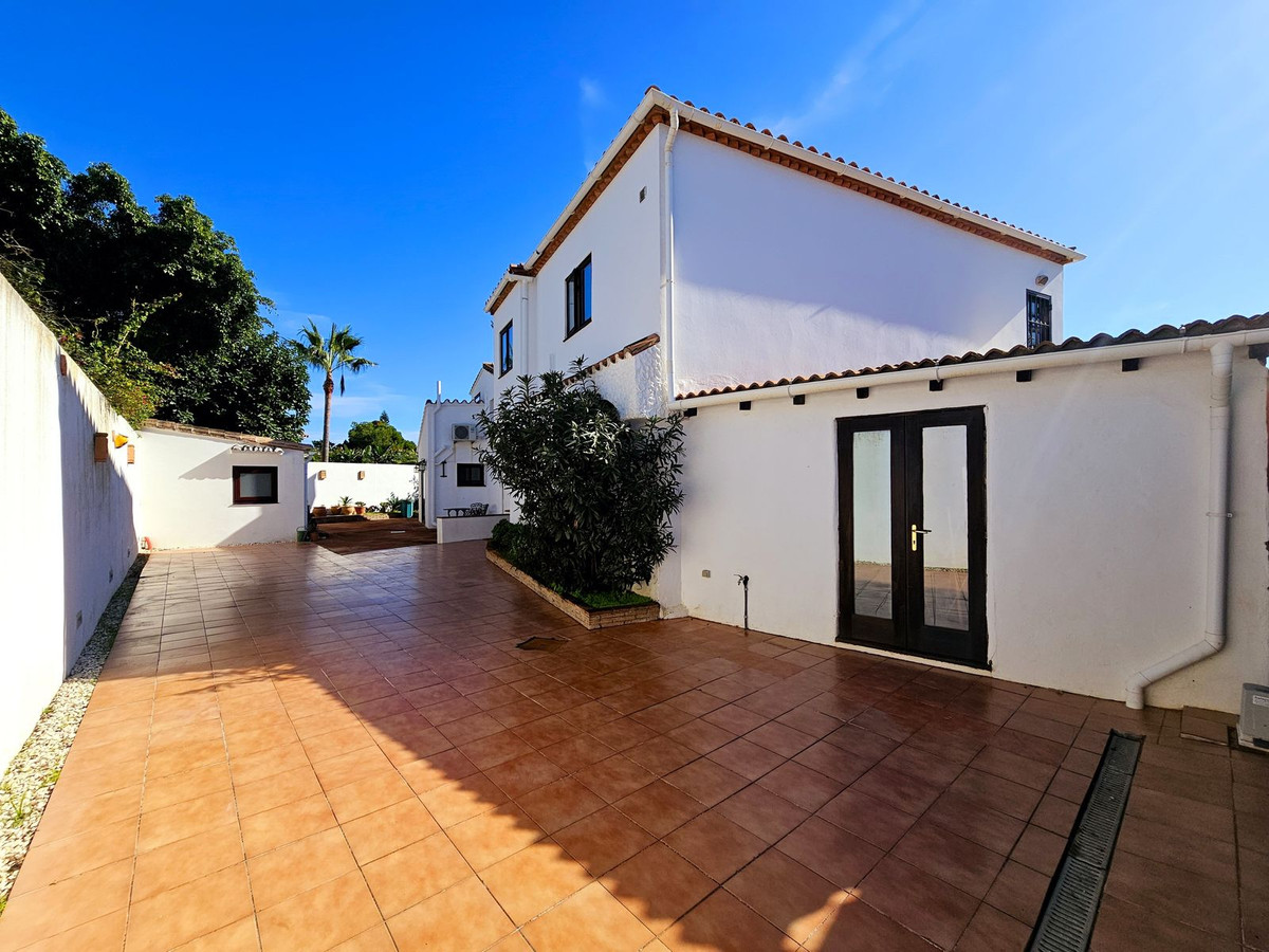 6 Bed Townhouse for sale in Estepona Costa Del Sol, Málaga, Spain