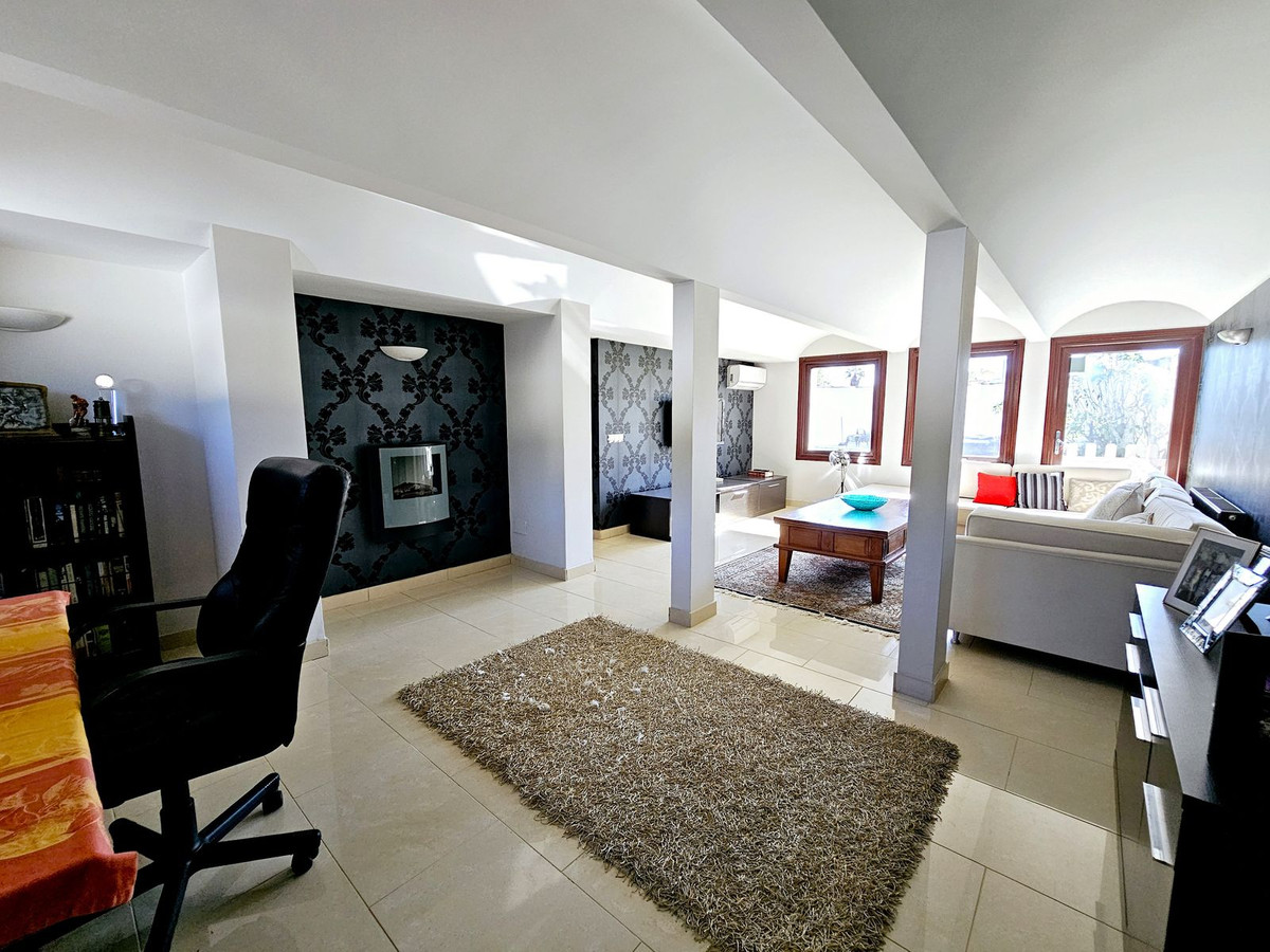 6 Bed Townhouse for sale in Estepona Costa Del Sol, Málaga, Spain