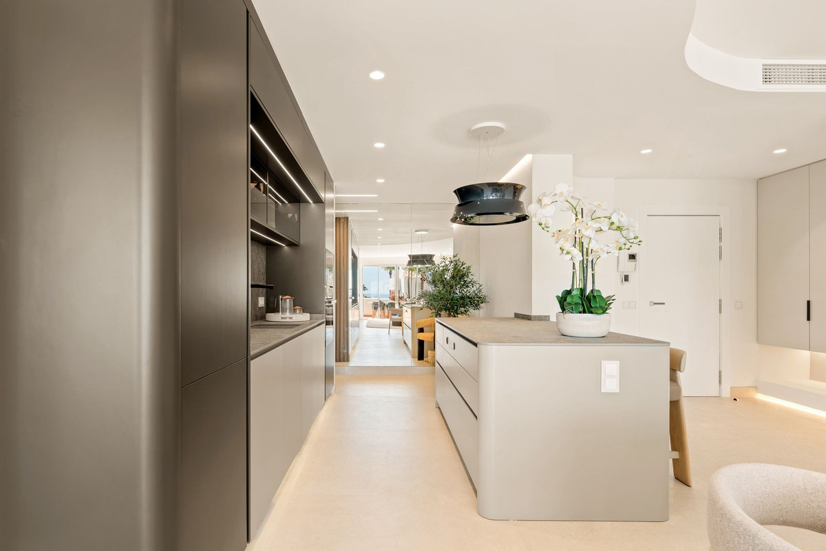 3 Bed Apartment for sale in New Golden Mile Costa Del Sol, Málaga, Spain
